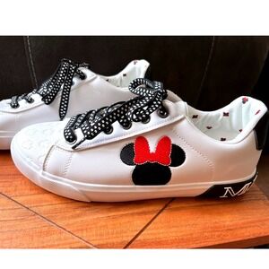 Disney Minnie Mouse White Sneakers Womens 8.5 Polka Dot Bow Casual Shoes NWOT